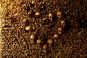 paris-catacombs-heart